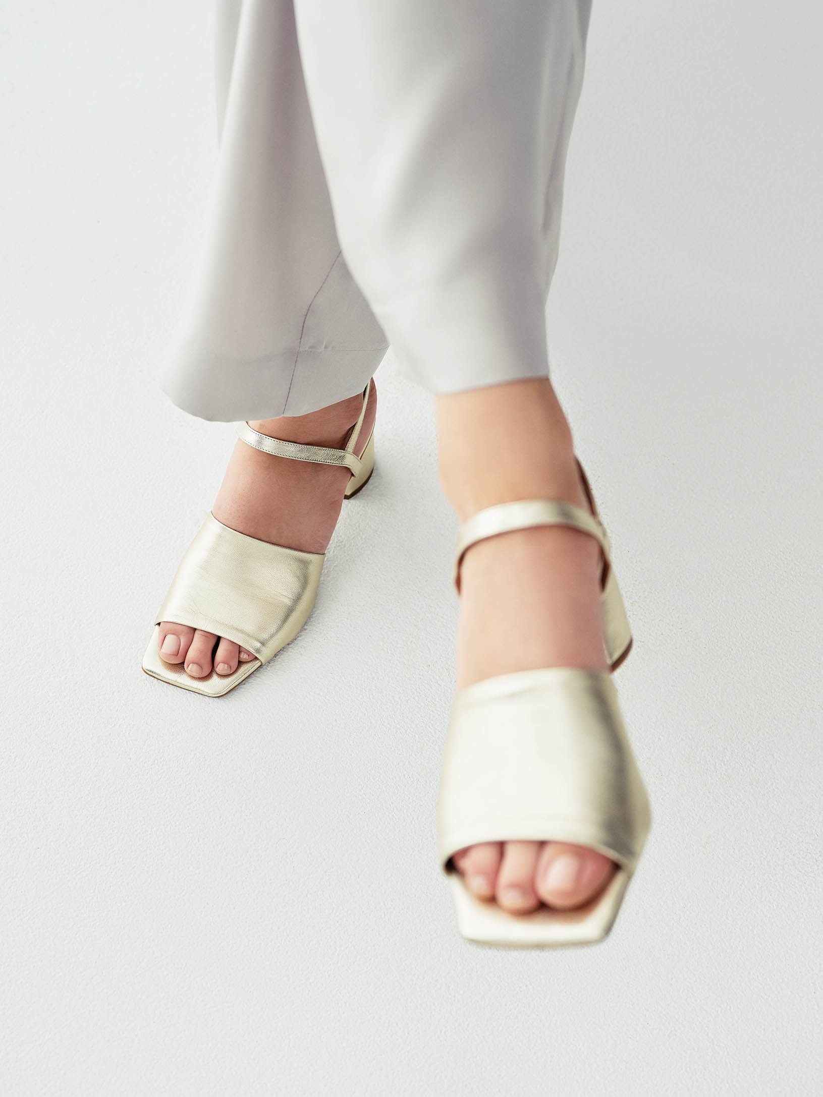 Oliva Gold Heel - Image 2