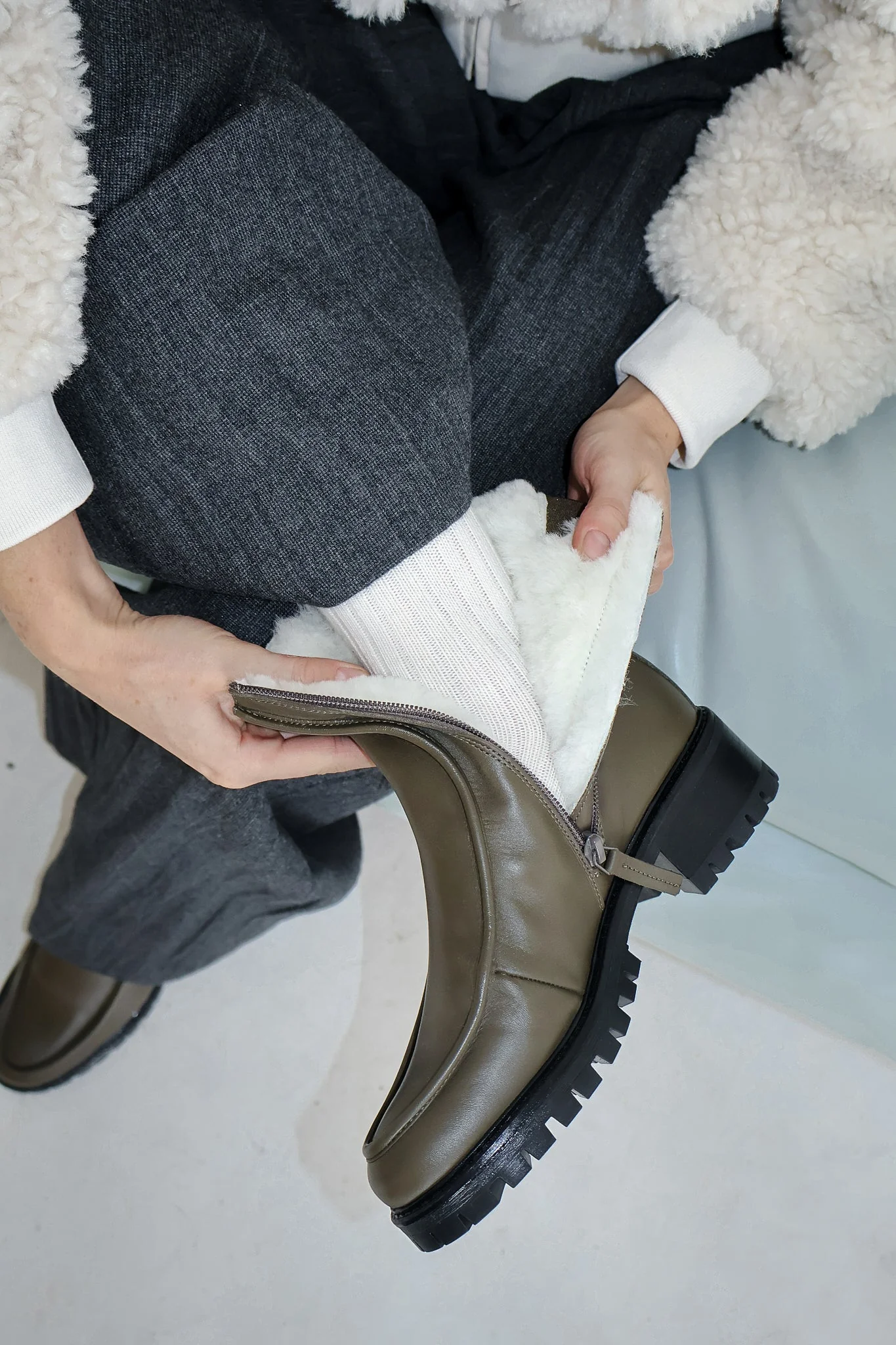 Vigo Olive Lined Boot - Image 4